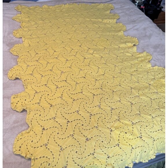 Vintage handmade blanket yellow wool  Hexagonal-Swirl pattern  43” x 72” - Picture 2 of 6